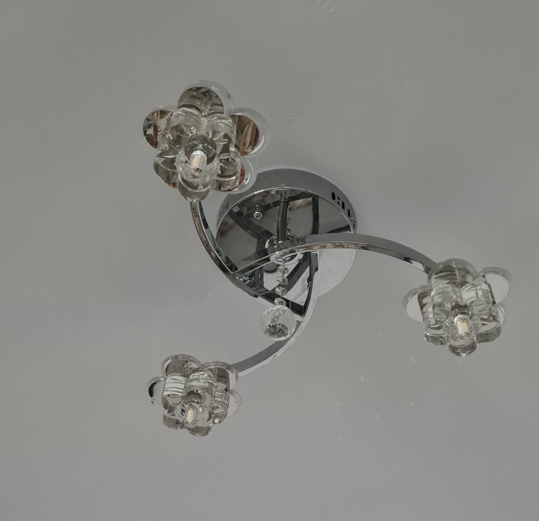 Lustra led cu telecomanda