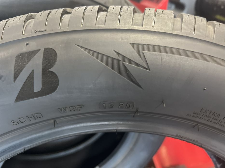 Зимни гуми 225/60 R18 Bridgestone