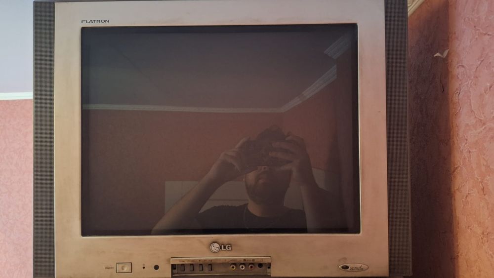 Продам телевизор lg