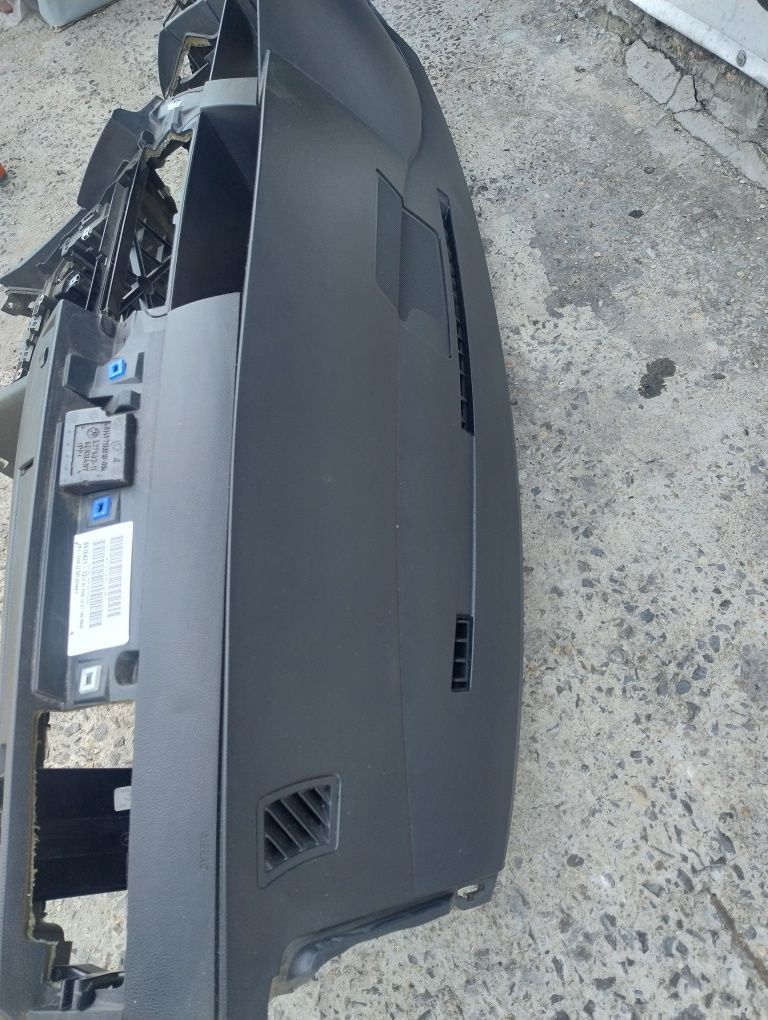 Табло за БМВ Е60 Е61 с къпхолдъри/BMW E60 E61