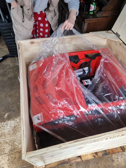 Robot  pentru iarba cu telecomanda