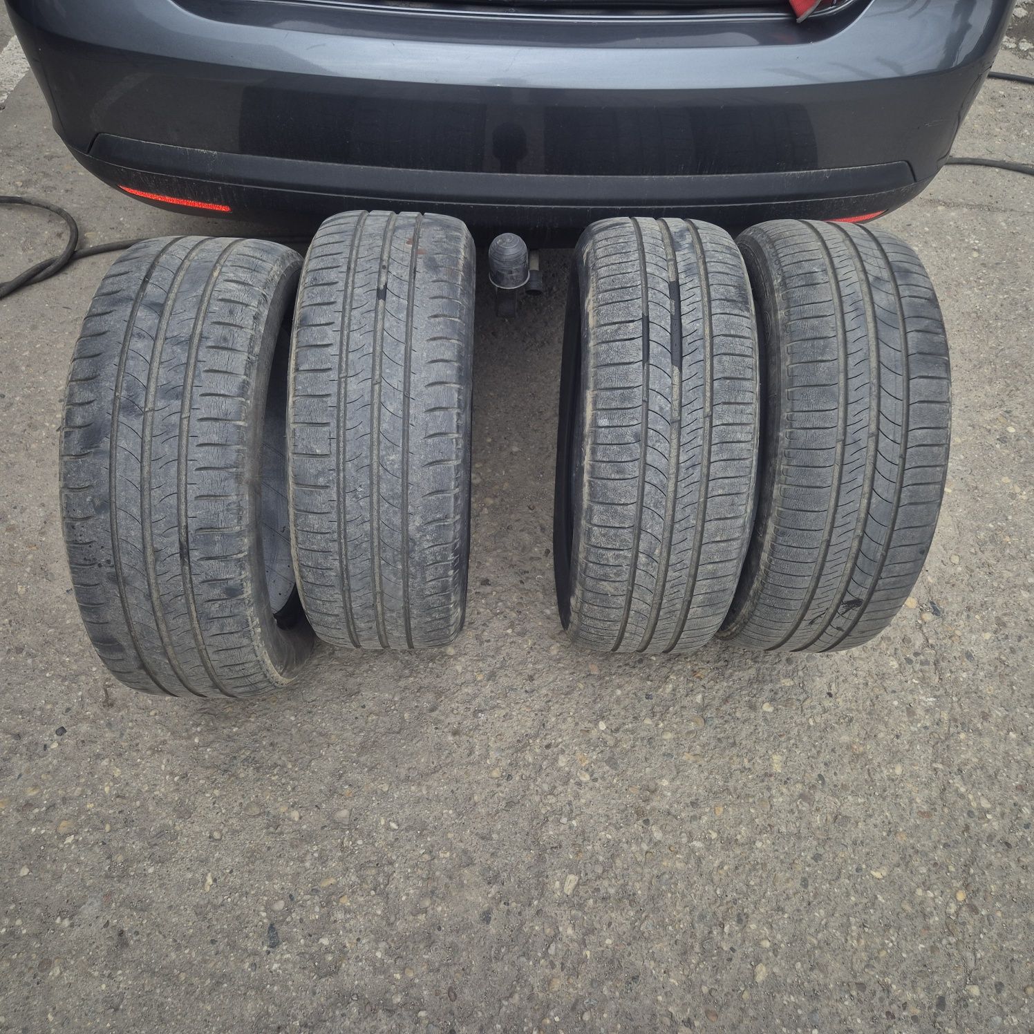 Vând anvelope Michelin 205 55 16