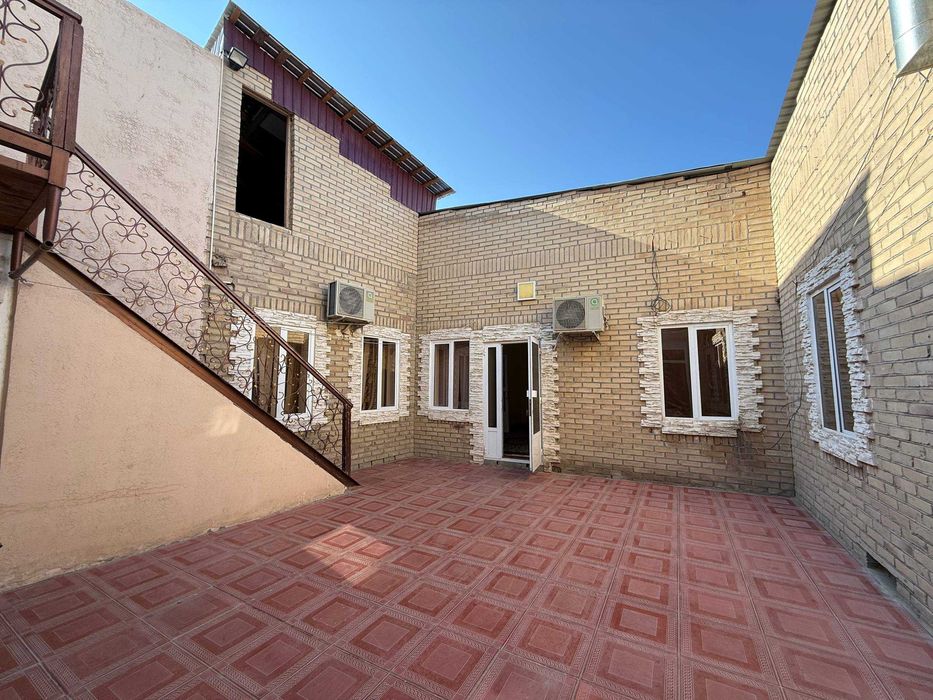 Buxoroda  MARKAZIDAN  2.1 Sotiqli hovli sotiladi