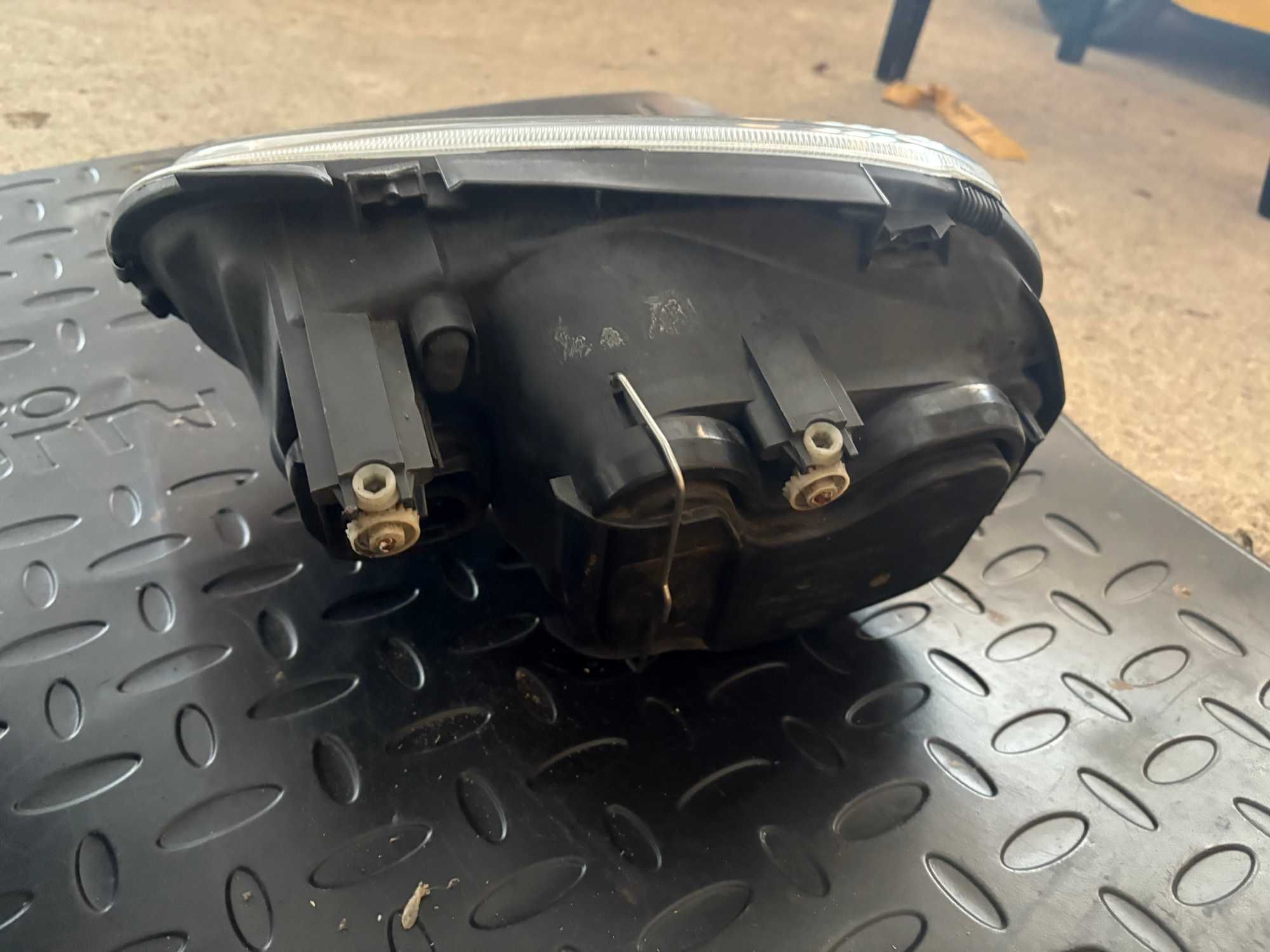 Ляв и десен фар за Голф 4 / VW Golf IV ! Оригинални HELLA