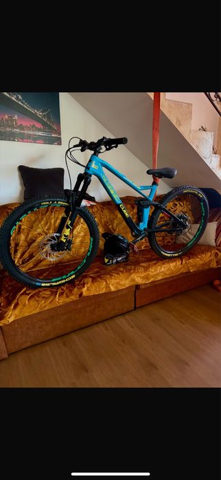 Cube stereo race 140