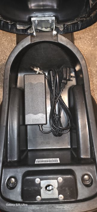 Scuter electric Razor