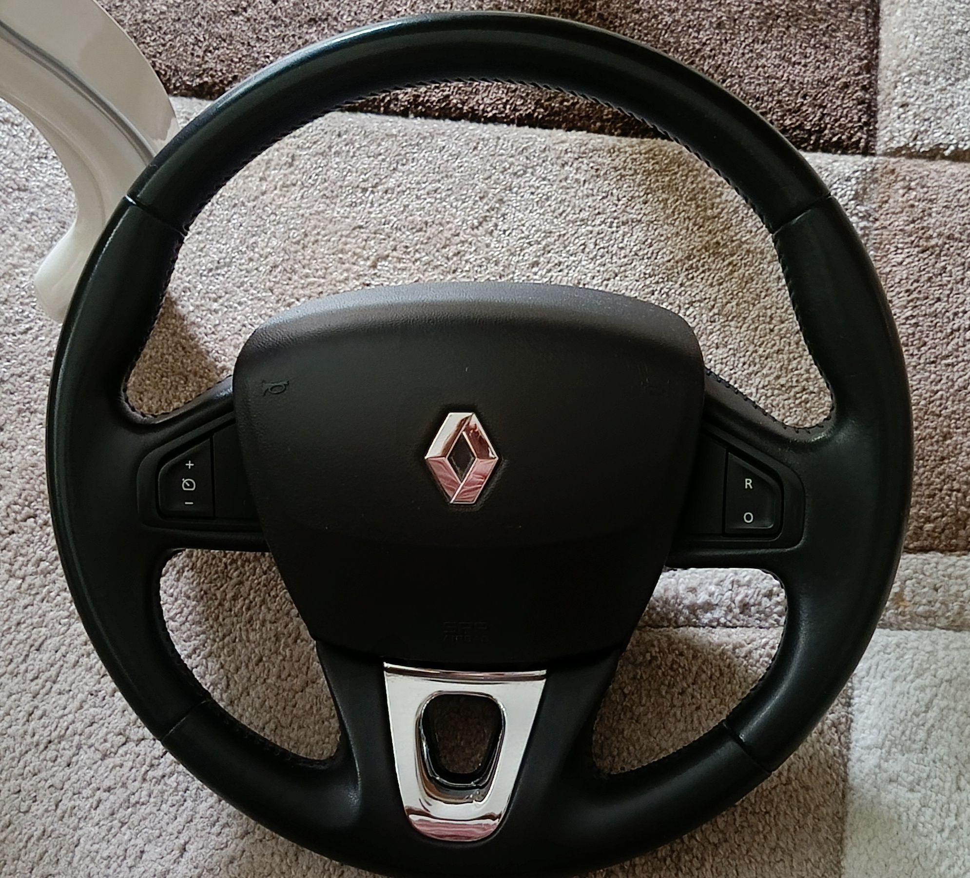 Кожен волан Renault бонус airbag