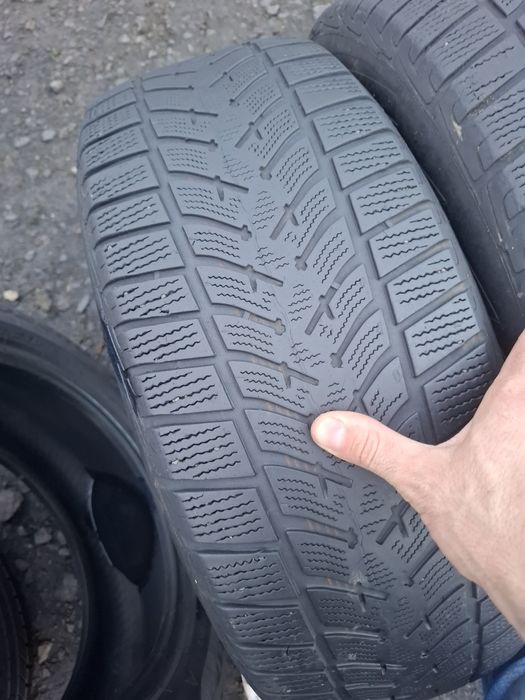 Vand 1 sau 2 anvelope 235 60 18 goodyear de iarna dot 2020