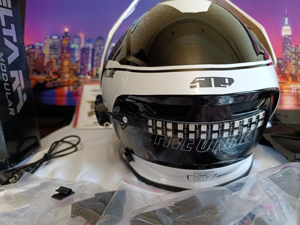 Шлем от DELTA R 4 modular STORMCHASER 2024