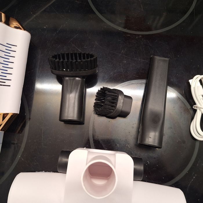 Акумулаторна прахосмукачка - нова неизползвана