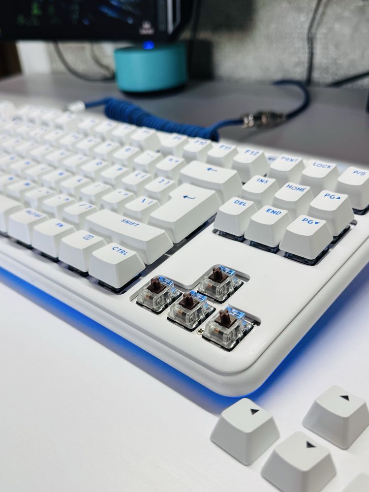 Logitech G715 TKL
