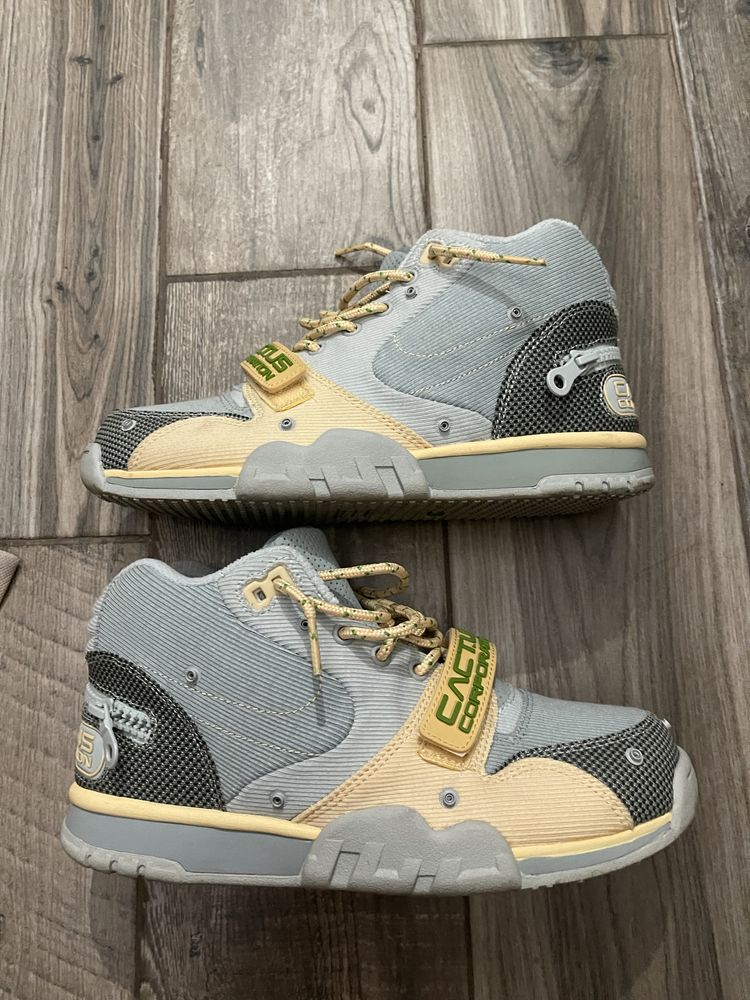 NIKE Travis Skott обувани два пъти
