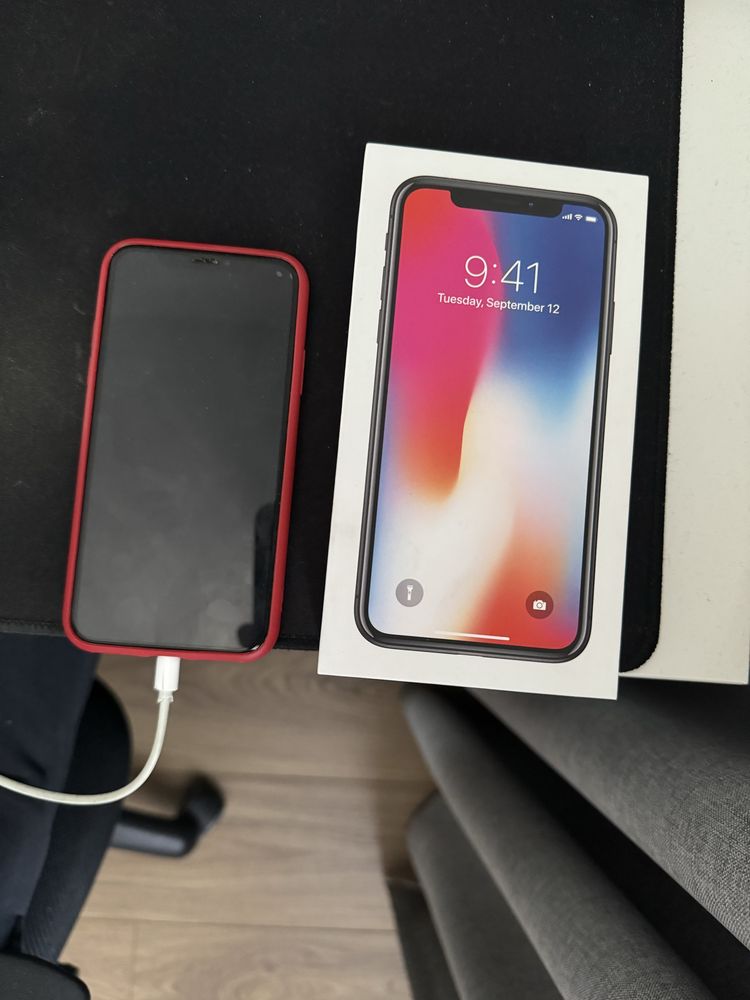 Продается iphone X 64Gb, обмен не интересует