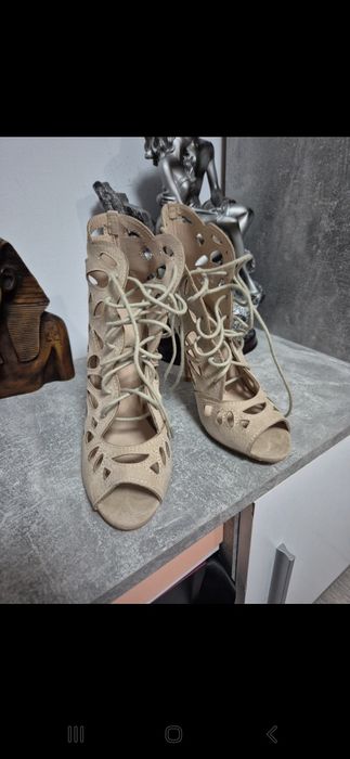 Sandale perforate 38