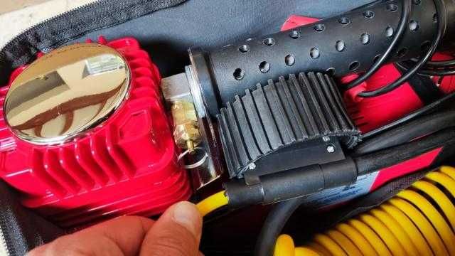 Compresor Auto Off Road Portabil 160 litri pe minut - 150 PSI 12V