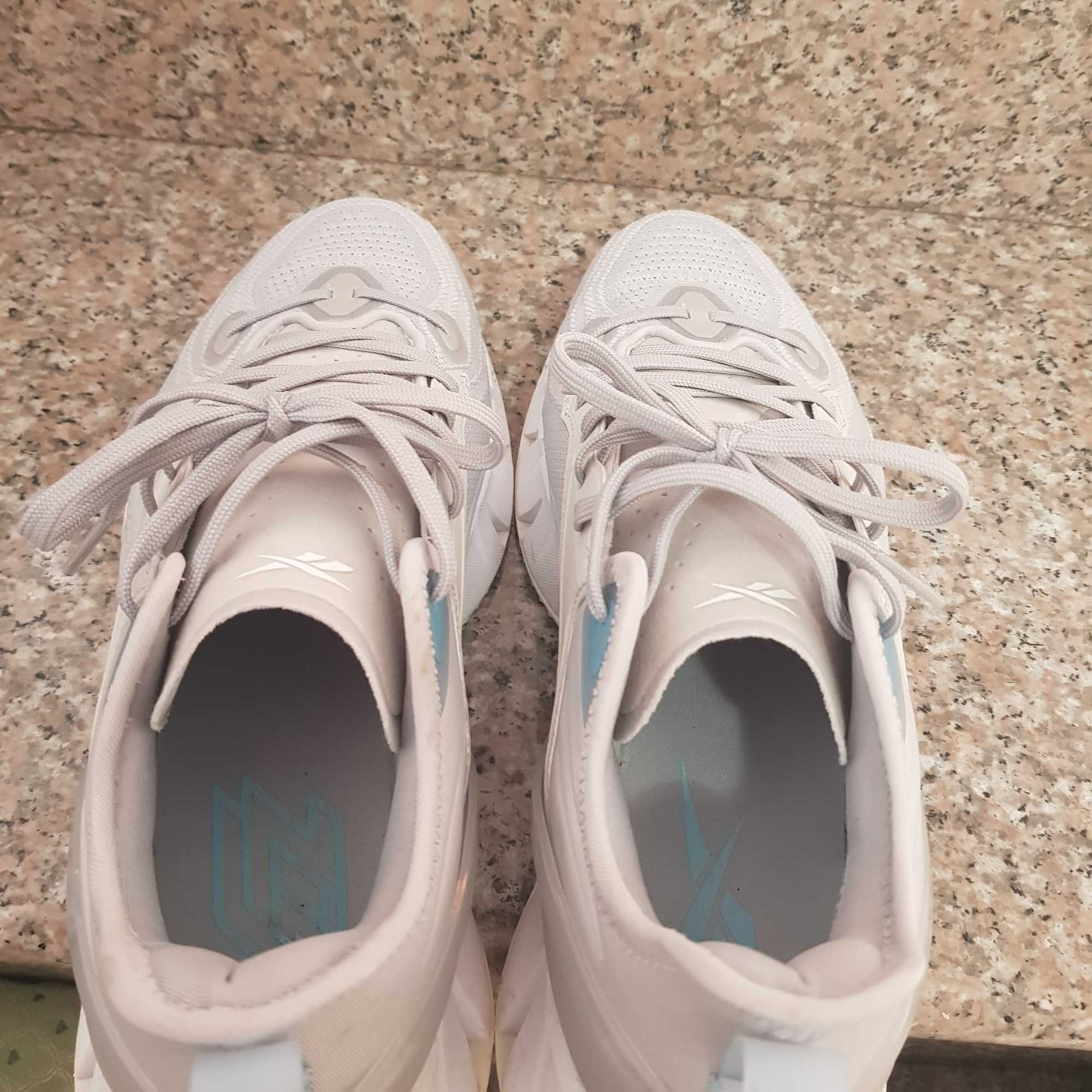 Нови маратонки REEBOK