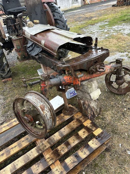 Vind UTOS cu motor de 650 original plus 1 pt piese(fara motor)
