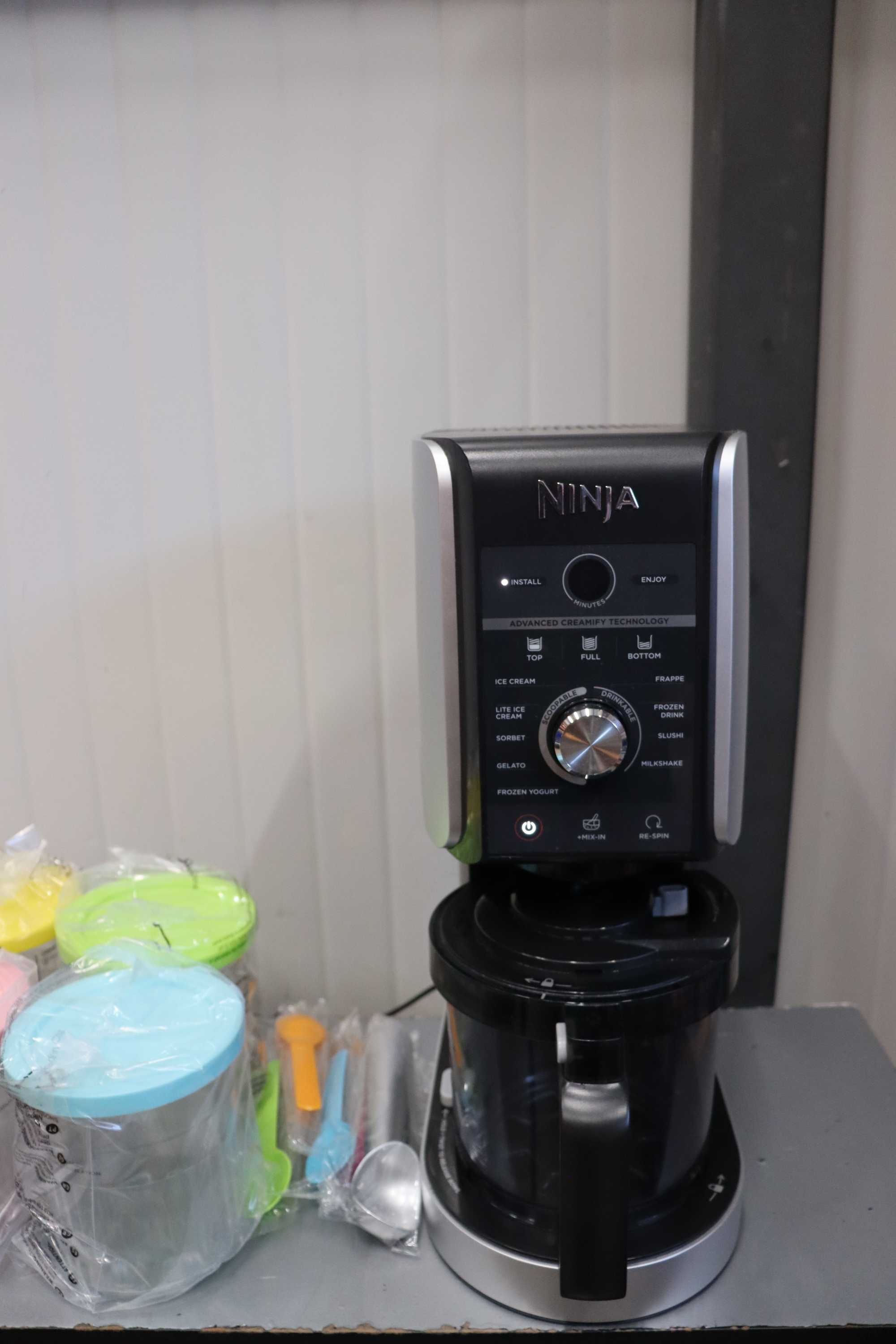 Ninja NC501 CREAMi Deluxe 11в1 сладолед, сорбета, смутита,зам. напитки