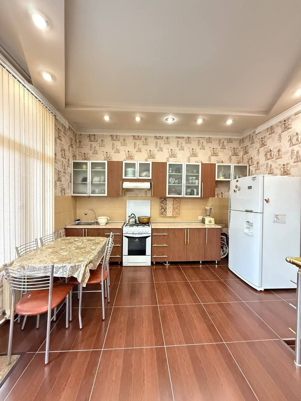Продается Евро дом на Центре Луначарского