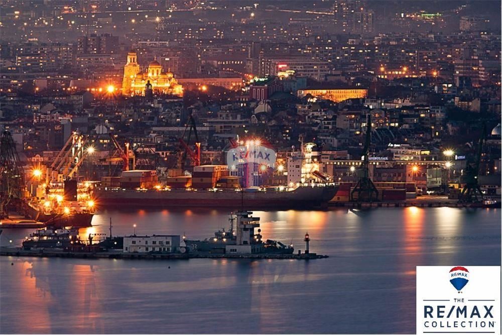 Продава се Двустаен апартамент в Варна, Гръцка махала - 62 кв.м за 2420 €/кв.м - Снимка #2