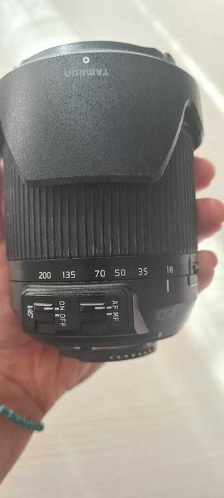 Obiectiv Tamron 18-200, f 3,5-6,3, montura Nikon