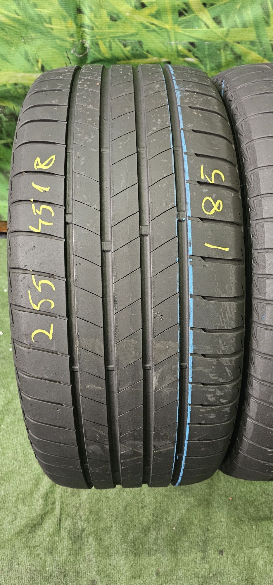 255 45 r18 Bridgestone