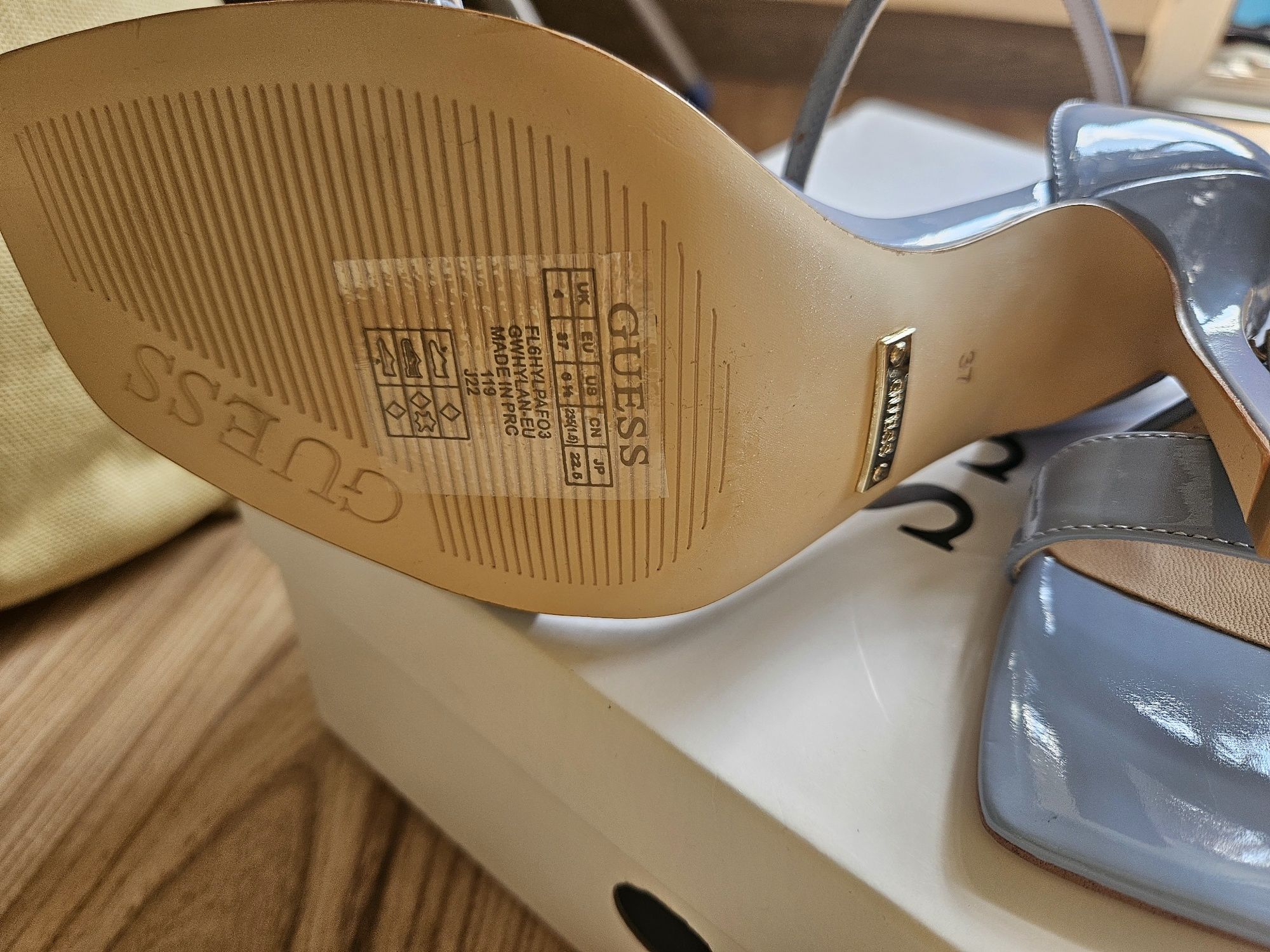 Обувки Guess,  размер 37-24см, нови
