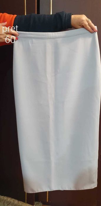 Fusta eleganta de lungime medie