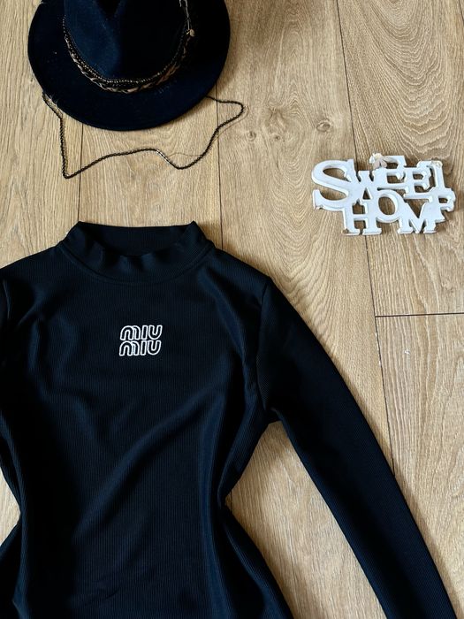 Разкошна много удобна рипсена блузка Miu Miu