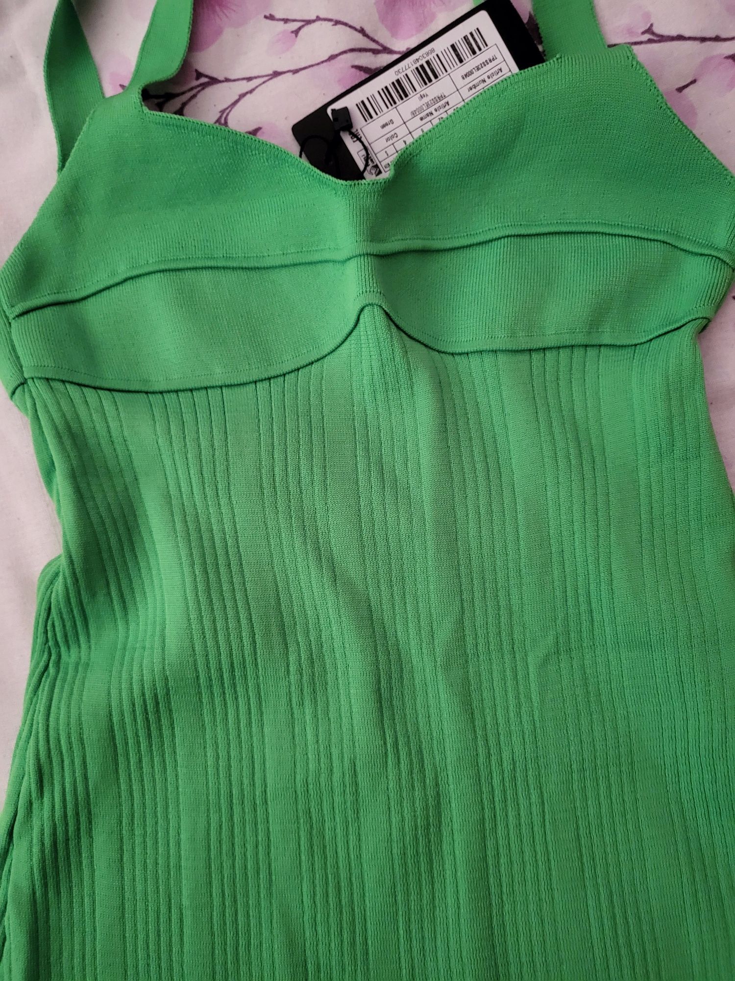 Зелена къса рокля
