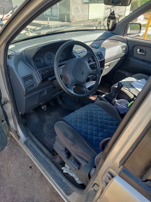 Митсубиси спейс вагон