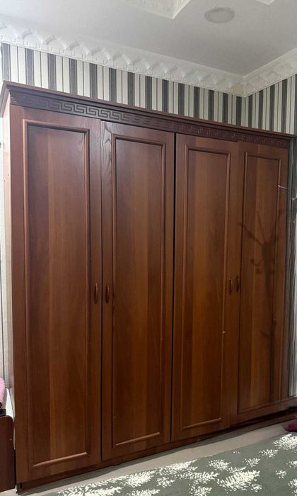 Шкаф для одежды . В хорошем состоянии