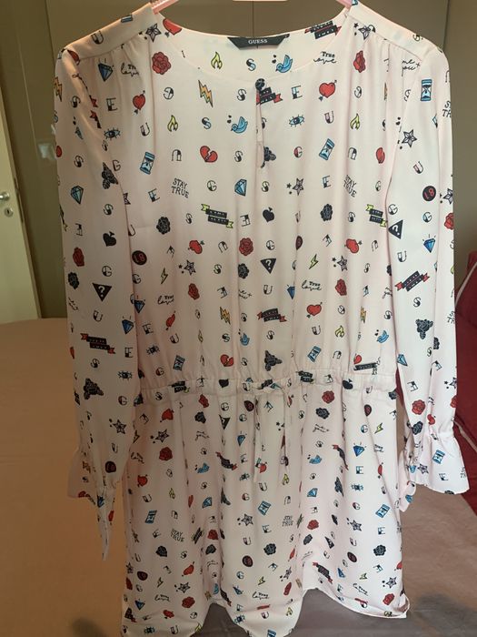 Рокля Guess намалена