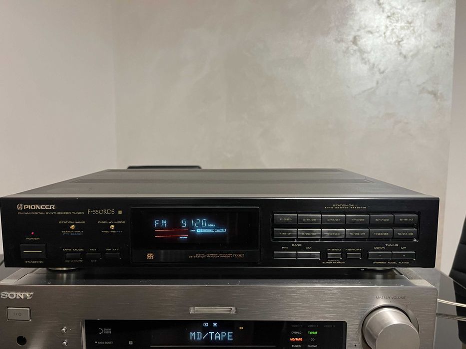 Pioneer F-550RDS tuner audio, digital synthesizer