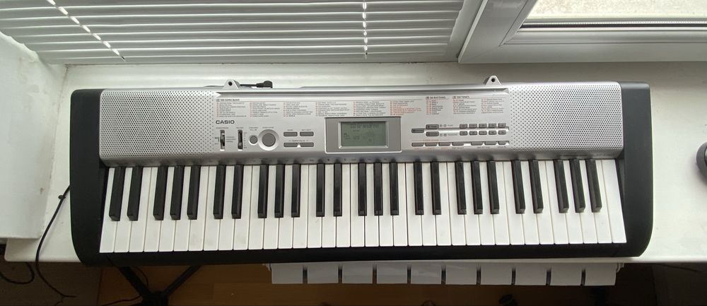 Синтезатор CASIO