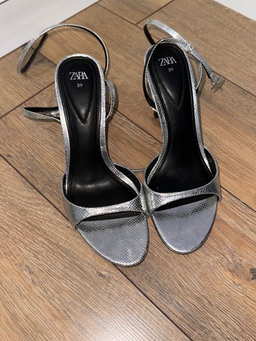 Летние красивые босоножки Zara