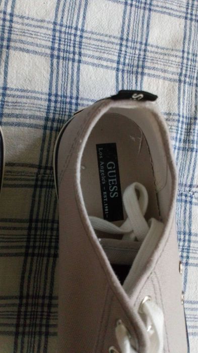 Кецове GUESS не ползвани