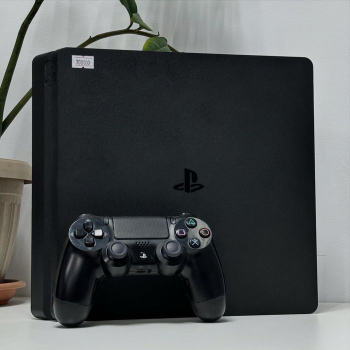 Sony PlayStation 4 Slim с 2 геймпадами + игры в подарок