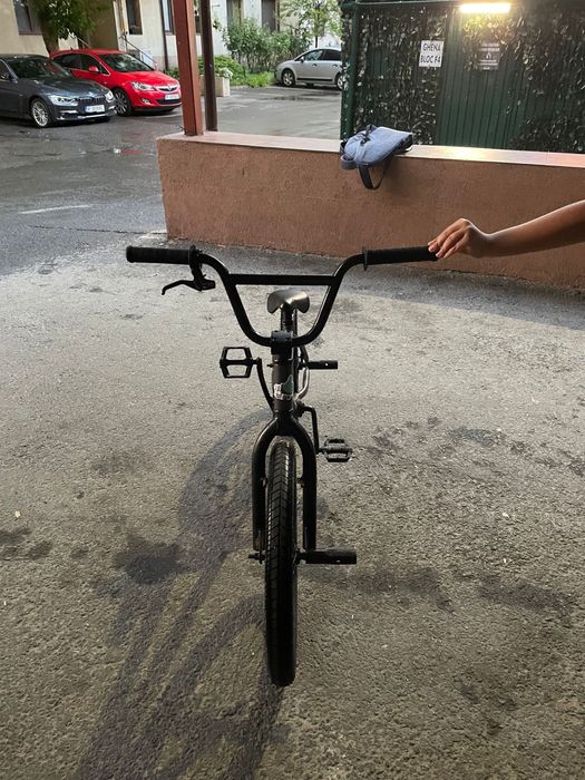 BICICLETA BMX potrivită pt 8-14 ani