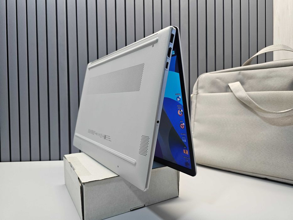 ПРОДАМ HP Laptop 15FC Ноутбук Ryzen™ 5-7520U/8GBLPDDR5/512SSD/15.6"FHD