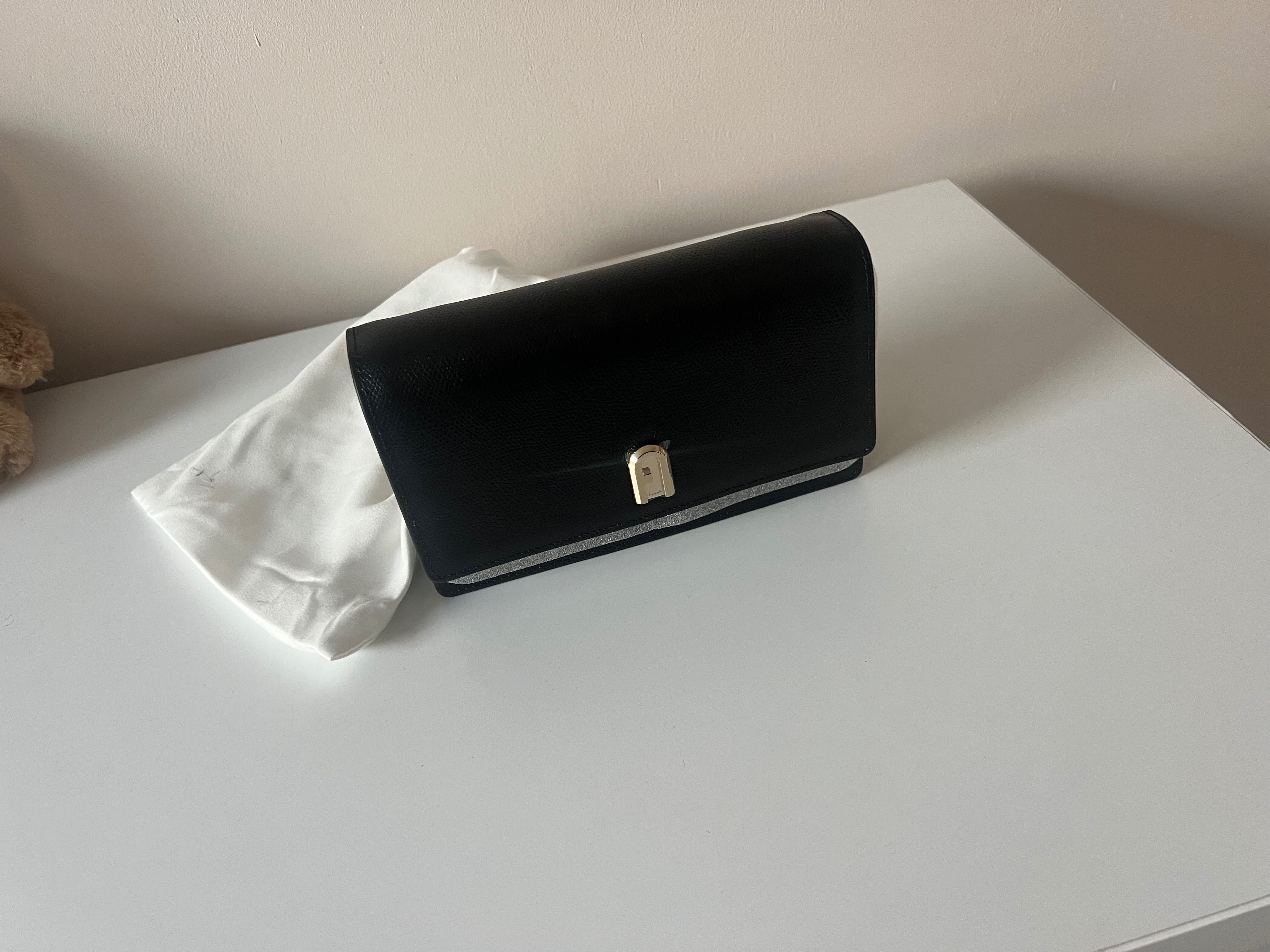 Чисто нова чанта Furla - черна, тип клъч