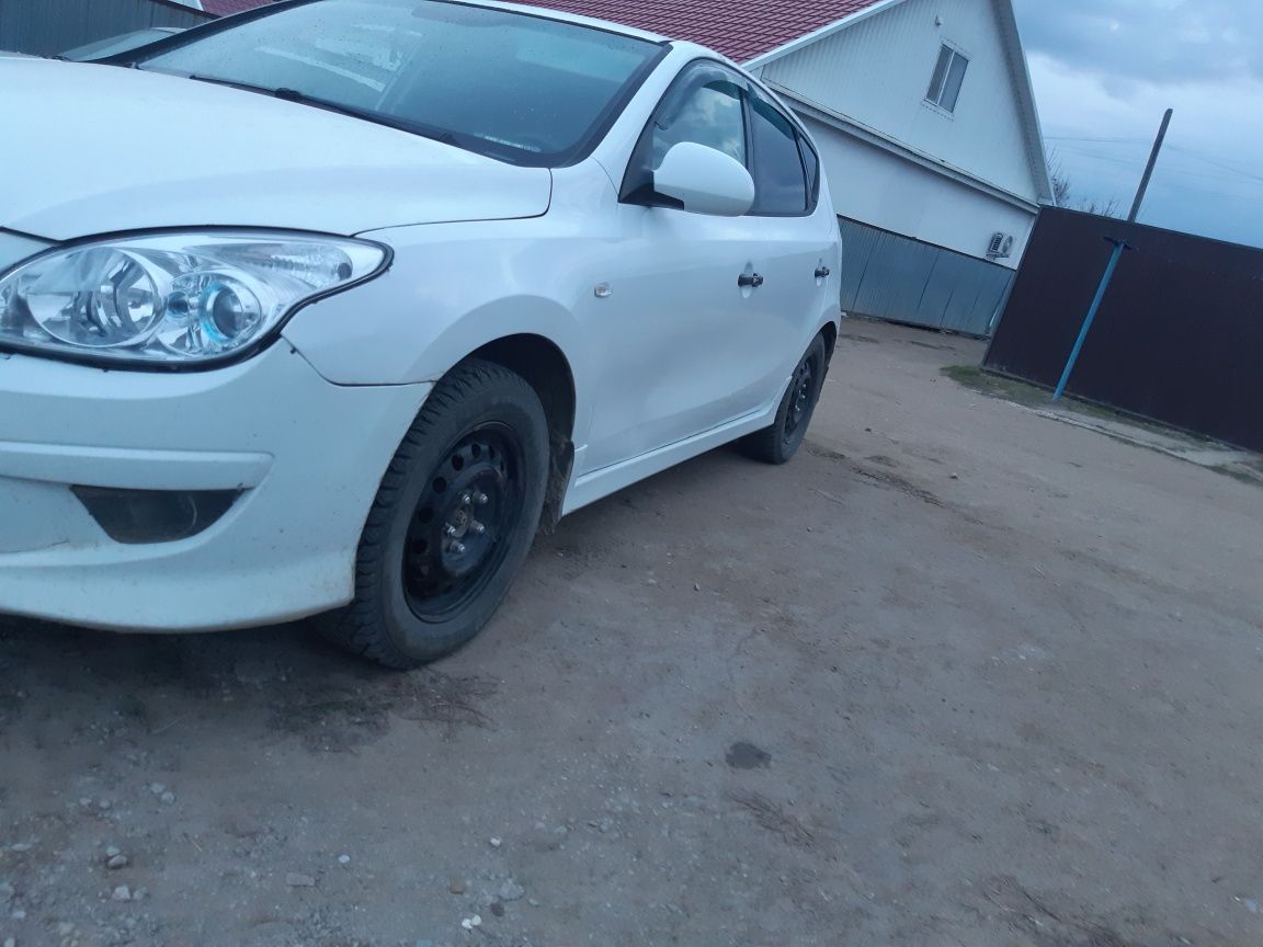 Продам Хуйндай і30 2011г.в 1.6 элантра двигатель