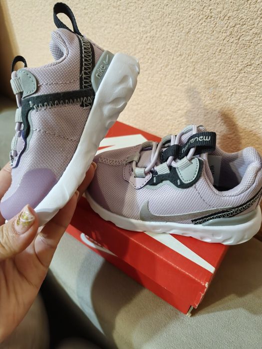Детски обувки - маратонки Nike Renew