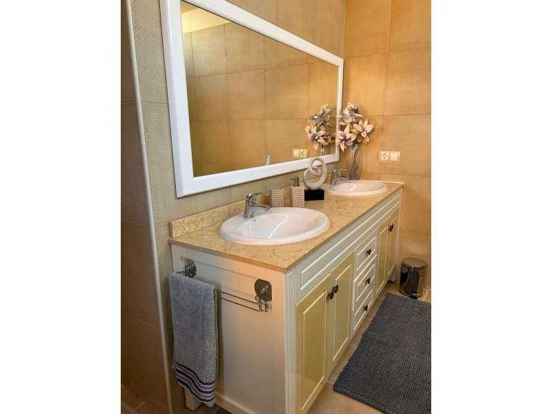 Дава се под наем Тристаен апартамент в София, Изток - 110 кв.м за 499 € - Снимка #7