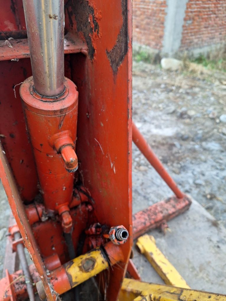 Fan Baloti rotunzi furca incarcator tiranti tractor gheara