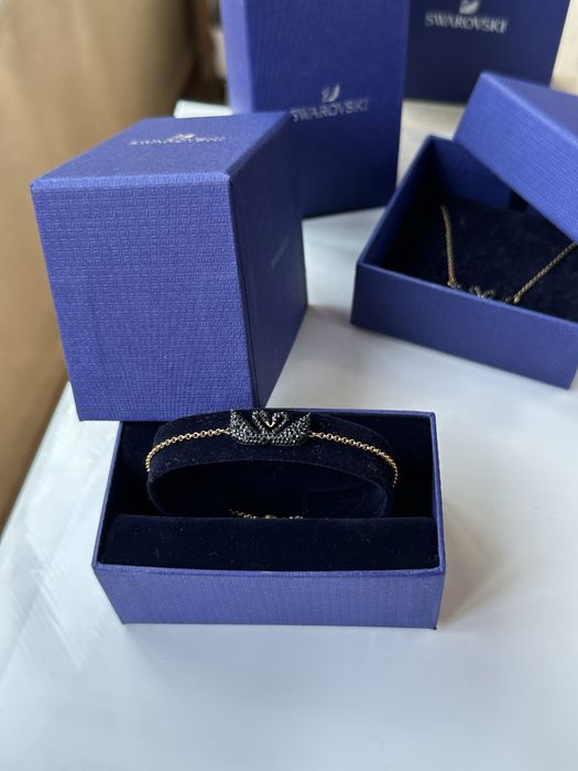 Колие и гривна Swarovski, черни лебеди, цвят розово злато