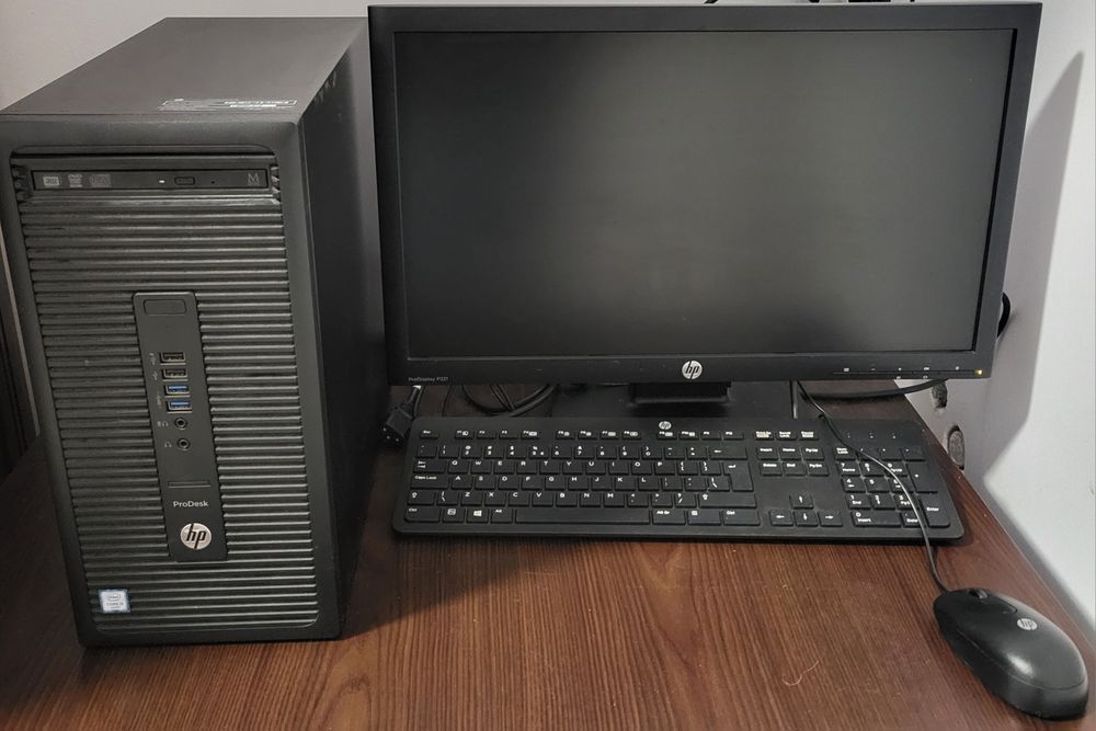 Oferta speciala de Craciun- Vand Calculator HP I5  complet + monitor +