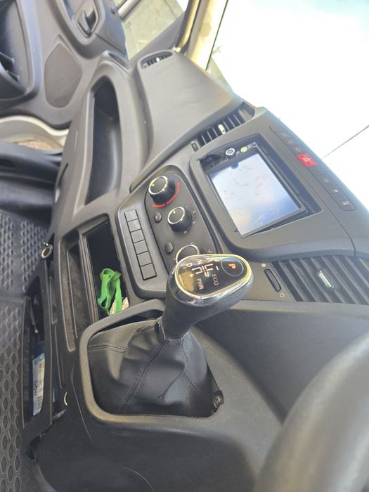 Iveco Daily 2,3D Automat 35H11 Acte de Anglia Volan Dreapta  Cub Lift