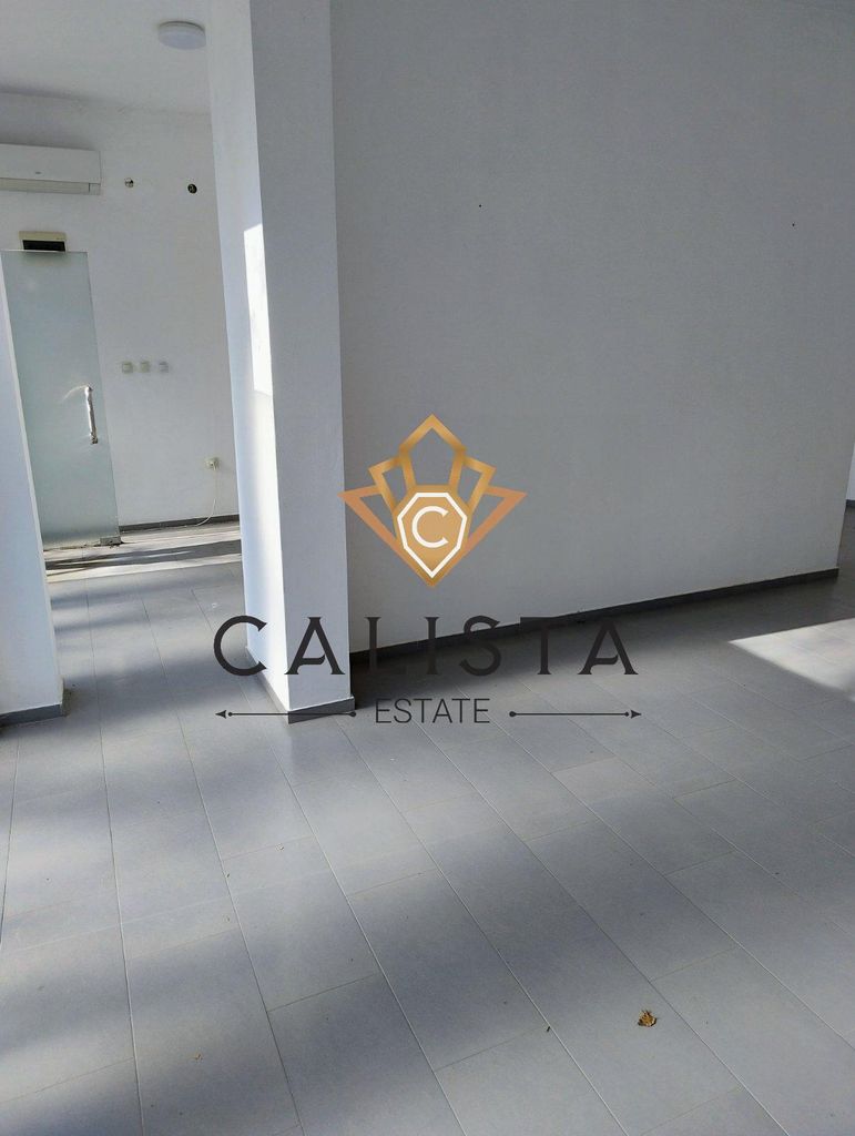 Дава се под наем Магазин в Пловдив, Гагарин - 70 кв.м за 357 € - Снимка #3