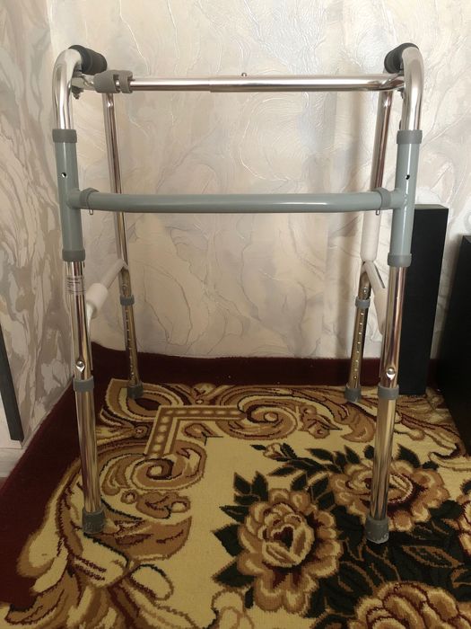 Ходунок для пожилых и взрослых